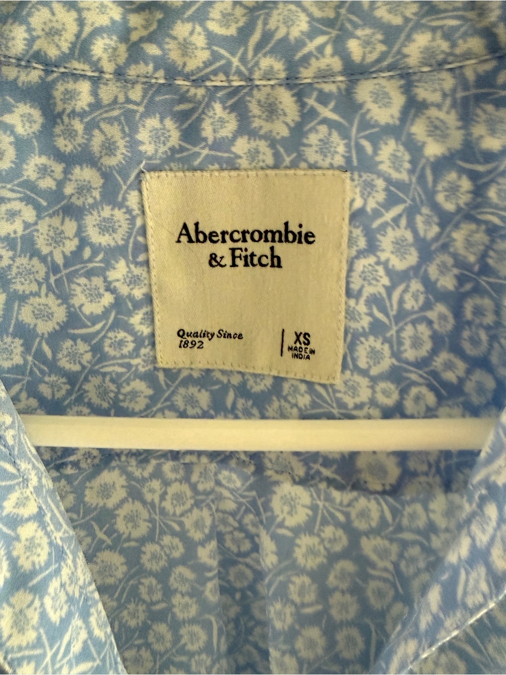 Abercrombie & Fitch Light Blue Floral Tie-Front Blouse, Size XS - Picture 5 of 8